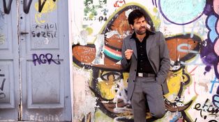 Rafael Spregelburd es el conductor de la serie documental de ocho capítulos que indaga sobre el lunfardo argentino.