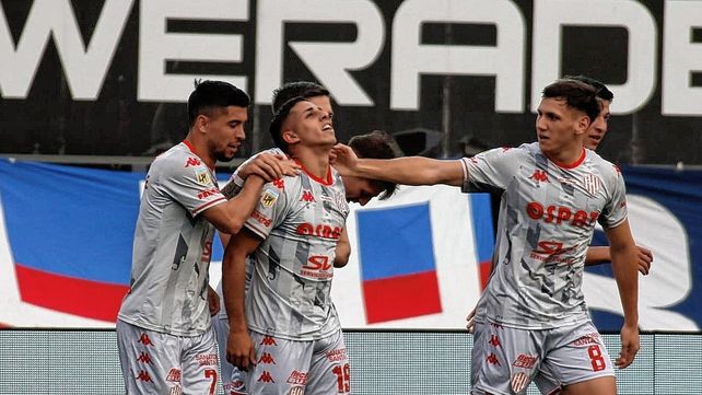 Unión logró empatarle a San Lorenzo en tiempo de descuento para estirar la racha positiva de cinco partidos sin perder.