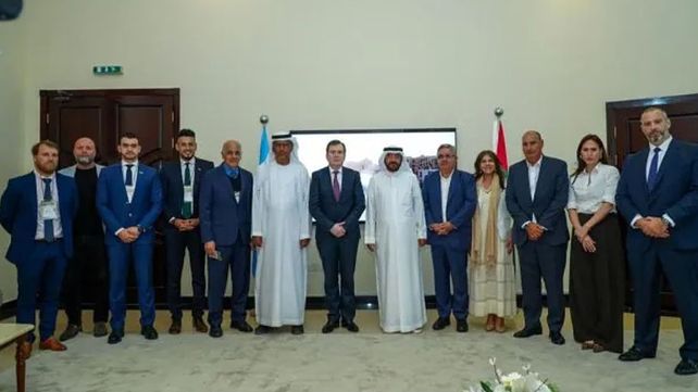 El mandatario provincial participó junto al gobernador de Catamarca del Argentina Day realizado en el Emirato de Ras Al Khaimah