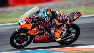 Perrone derrapó en el final del Gran Premio de Argentina en Moto 3