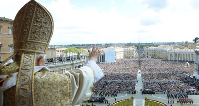 El Papa llam&oacute; a la paz, la unidad y la tolerancia religiosa en la Pascua
