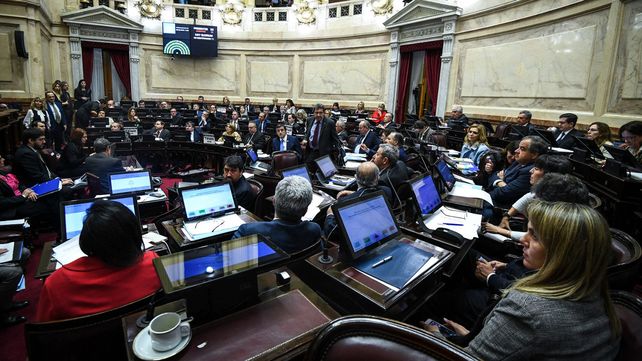 Me la pasé esquivando crucifijos, afirmó un senador entrerriano