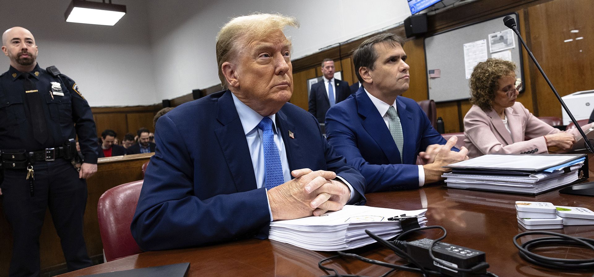 El expresidente Donald Trump comparece ante un tribunal penal de Manhattan antes de su juicio en Nueva York, el viernes 26 de abril de 2024. (Michael M. Santiago/Pool Photo vía AP) El expresidente Donald Trump comparece ante un tribunal penal de Manhattan antes de su juicio en Nueva York, el viernes 26 de abril de 2024. (Michael M. Santiago/Pool Photo vía AP)