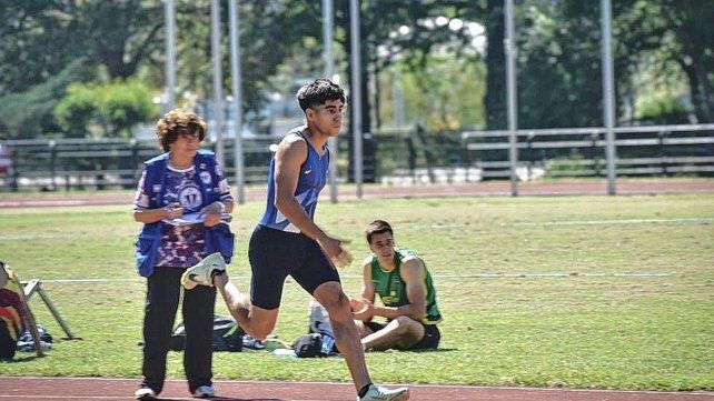 Brian López de Humboldt ganó las tres etapas de la Copa Santa Fe en salto en largo.