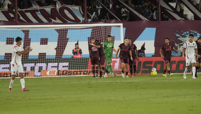 Newells cae en La Fortaleza ante Lanús con un gol de penal.