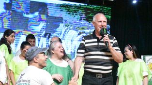 Carlos De Grandis, actual intendente de Puerto General San Martín, durante un acto oficial en la ciudad.