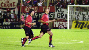 Edgardo Adinolfi. Fue el último leproso en convertir de tiro libre ante Banfield.