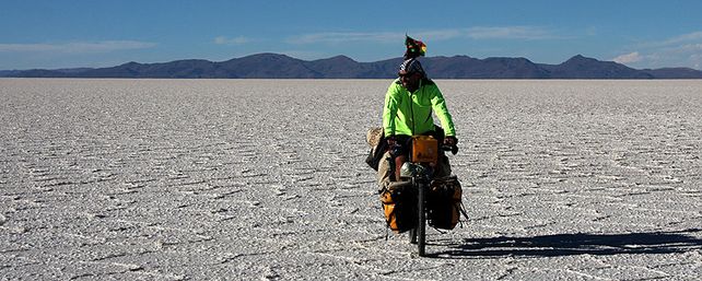 Pablo García, el argentino que dio la vuelta al mundo en bicicleta, pasa por Santa Fe