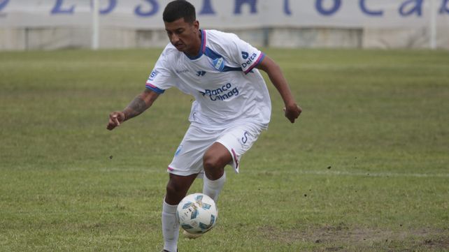 Alejo Fernández se transformó en una pieza clave en el once de Daniel Fagiani.