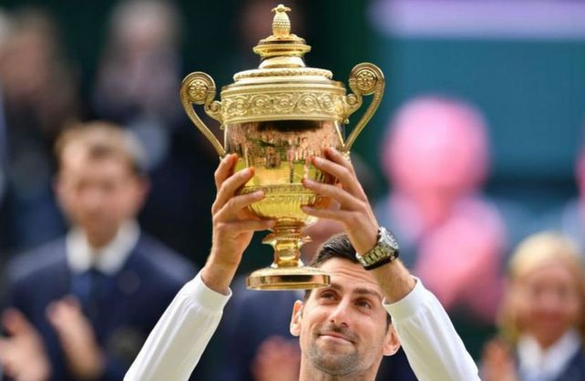 Djokovic le ganó a Federer y festejó su quinto título en Wimbledon