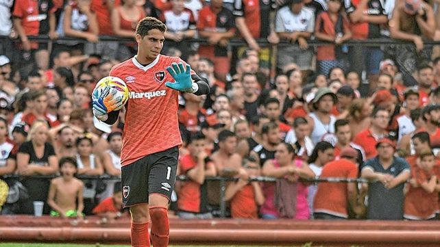 Alan Aguerre quedó libre de Newells y puede allanarse el camino para llegar a Colón.