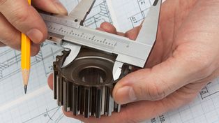 Pagarán a estudiantes de ingeniería para que puedan recibirse