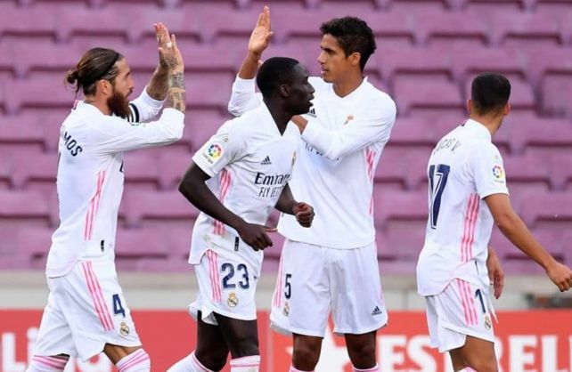 Real Madrid superó como visitante 3-1 a Barcelona y manda en España.