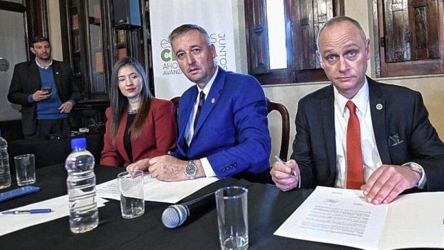Gustavo Hein y Leonardo Portela en la firma.