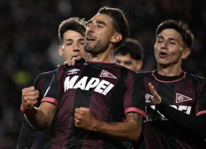 Lanús sorprendió a Estudiantes de La Plata en el cierre de la fecha 10