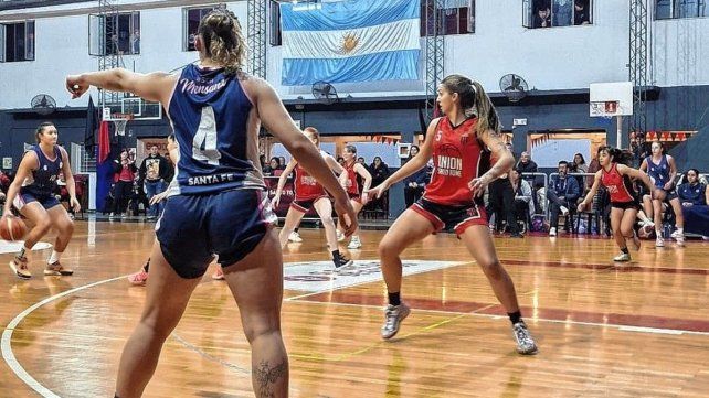 CUST acaricia el bicampeonato en el Apertura y República fue tercero