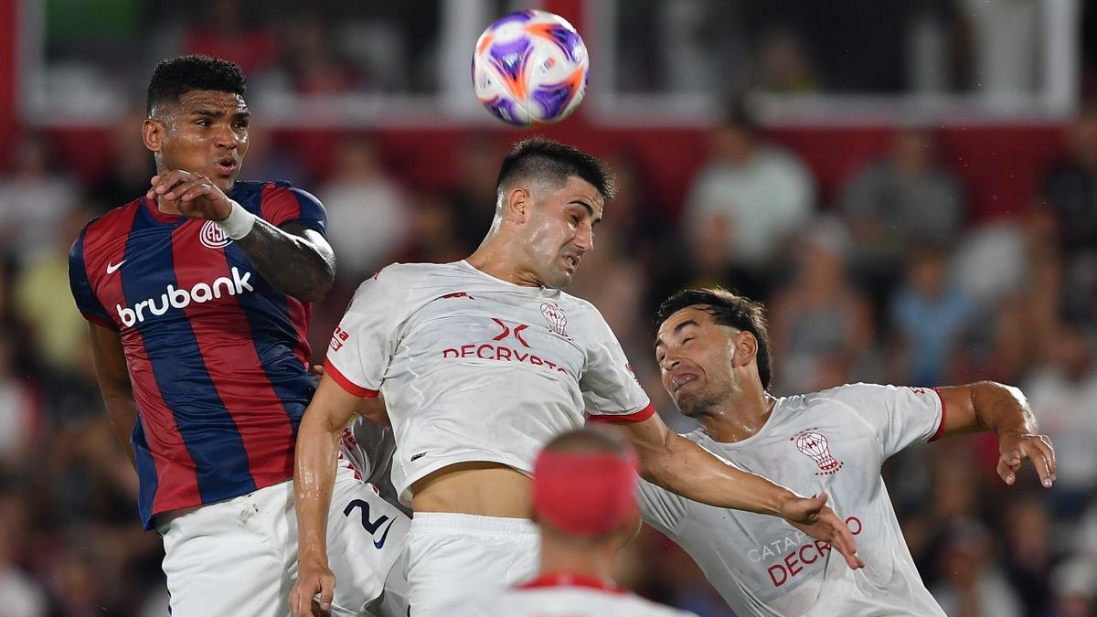 San Lorenzo quedó mejor que Huracán en un domingo caliente