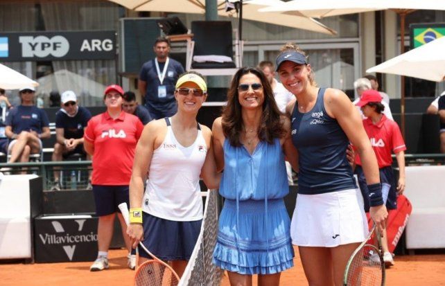 Para la posteridad. La rosarina Nadia Podoroska junto a Gabriela Sabatini y la brasileña Beatriz Haddad Maia