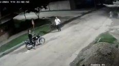 video: asesinan a balazos a un hombre que se tiroteo con motochorros en tucuman video: asesinan a balazos a un hombre que se tiroteo con motochorros en tucuman
