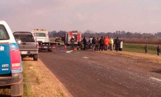 Un muerto y tres heridos en un triple choque en la autopista a la altura de Funes
