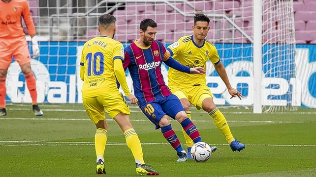 Lionel Messi se convirtió en el jugador que más partidos disputó con la camiseta del Barcelona en la Liga de España.
