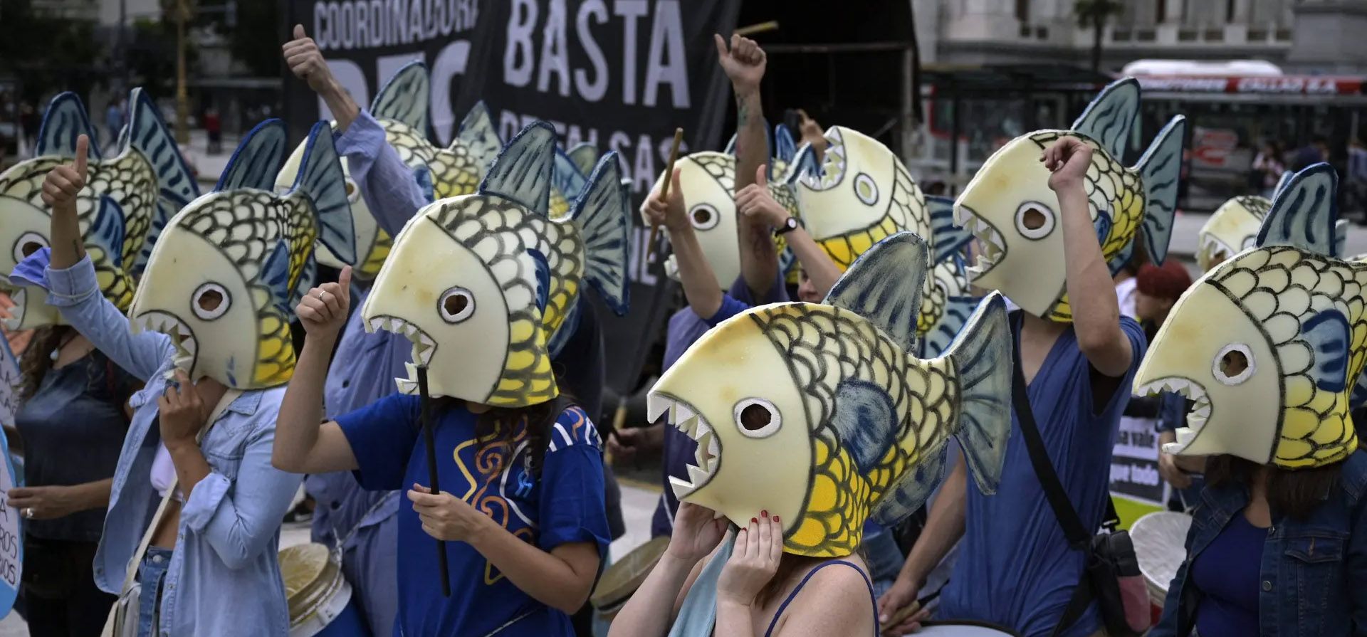 Miembros de Extinction Rebellion protestan en el Día Mundial del Agua. Foto: AFP/Getty Images
