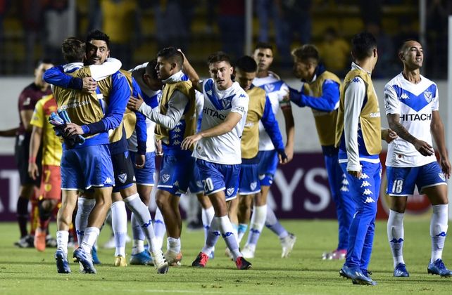 Vélez sigue adelante en la Sudamericana con una agónica clasificación Vélez sigue adelante en la Sudamericana con una agónica clasificación