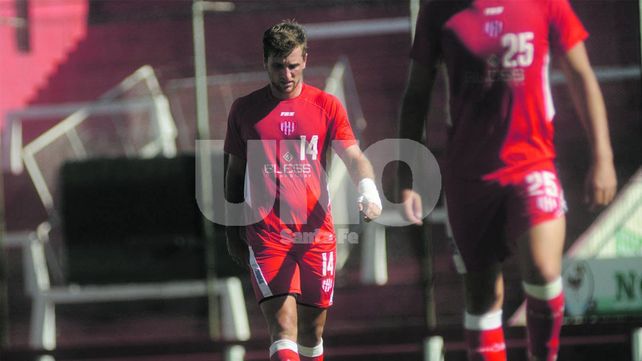 Banda izquierda. Bruno Pittón podría ser defensor o volante.