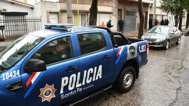 Personal policial logró detener a los dos delincuentes.