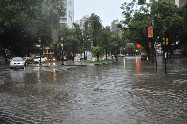 Los anegamientos y la crecida del río Paraná fueron las principales consecuencias del último episodio fuerte de El Niño en Rosario, durante el verano de 2016.
