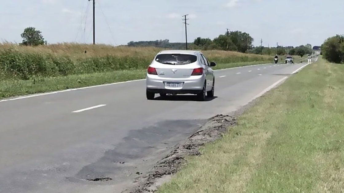 Con un recorte real del 79% en los recursos de Vialidad y obras paralizadas por falta de pago, la red vial argentina atraviesa un desmantelamiento sin precedentes