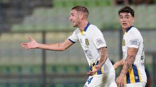 Agustín Módica le aportó mayor peso a la ofensiva canalla. Marcó el empate y tuvo dos cabezazos que se fueron cerca.