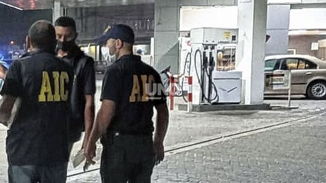 Bestial balacera en una estación de servicio en barrio San Martín dejó tres pesonas heridas.&nbsp;