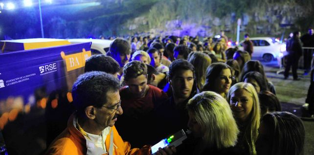 Control. Las alcoholemias ya se hacen en boliches porteños.