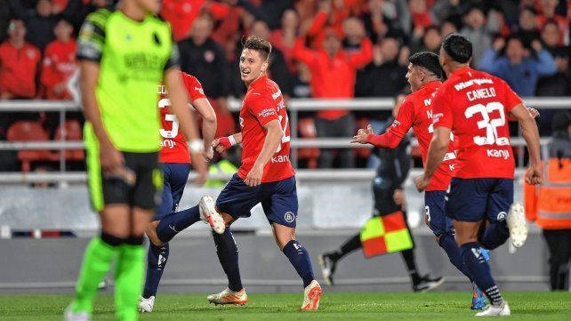 Independiente goleó y es el único puntero de la Zona A.