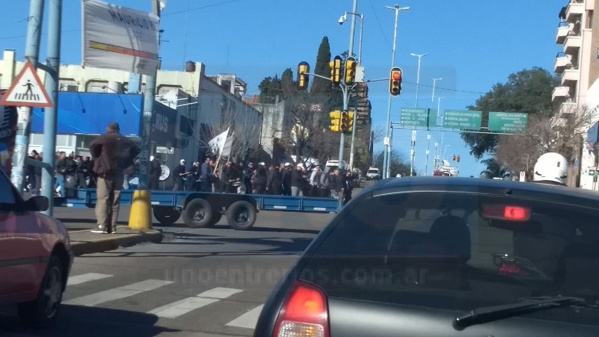 No hubo acuerdo tras reunión en Trabajo y sigue el paro de colectivos
