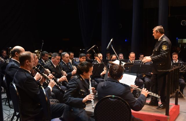 La banda sinfónica de la Policía de Santa Fe.