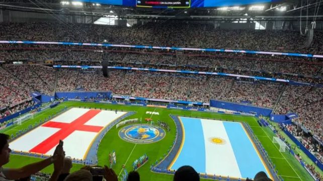 Los hinchas argentinos taparon el himno de Inglaterra con el que no salta es un inglés
