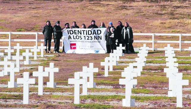 cementerio. Soldado argentino solo conocido por Dios