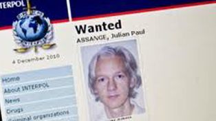 Wikileaks: Julian Assange se disfraz&oacute; de anciana para eludir a agentes de EEUU