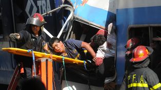 El trabajo de los bomberos fue tremendo y angustiante