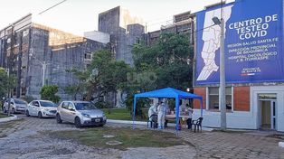 Pico de segunda ola: el viejo Hospital Iturraspe montó un centro de testeos y pueden acudir las personas de a pie&nbsp;