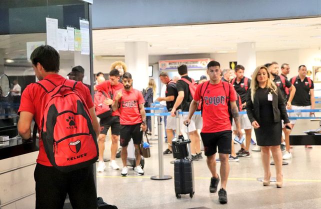 Así llegó Colón a Asunción a la espera de la histórica final de la Sudamericana