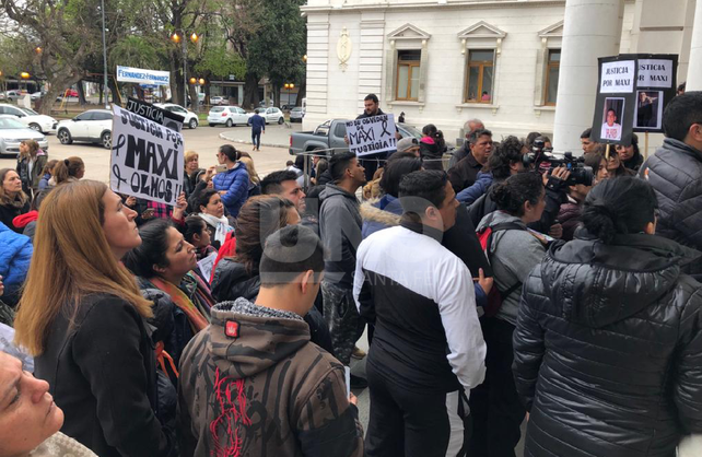 Familiares de víctimas de la inseguridad y diputados, cara a cara
