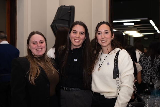 Briana Figueroa, Karen Aguirre y Selene Casela  