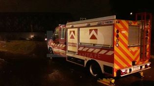 Iban a apagar un incendio pero se les quedó la autobomba