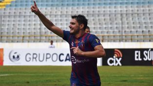 El delantero con trayectoria internacional que fue ofrecido a Unión