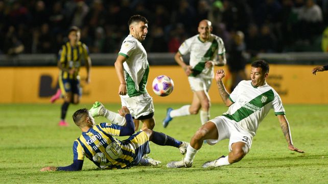 El envión que traía el equipo de Russo se frenó en cancha de Banfield. Esa noche el canalla lo perdió claramente.