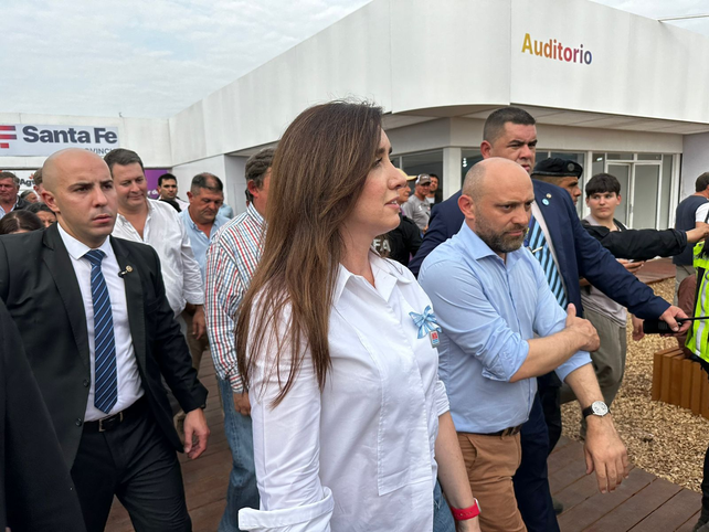 Villarruel fue recibida por Puccini en el predio de Agroactiva