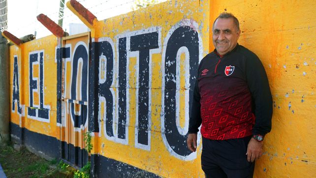 Club El Torito. El Negro Zamora en la misma canchita donde empezó a jugar cuando era chico.visibility